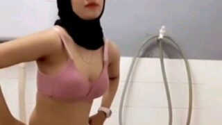 Viral Terbaru Indo Ukhti Mode Soleh hot Diiclik Temen Suami New Trending 2025